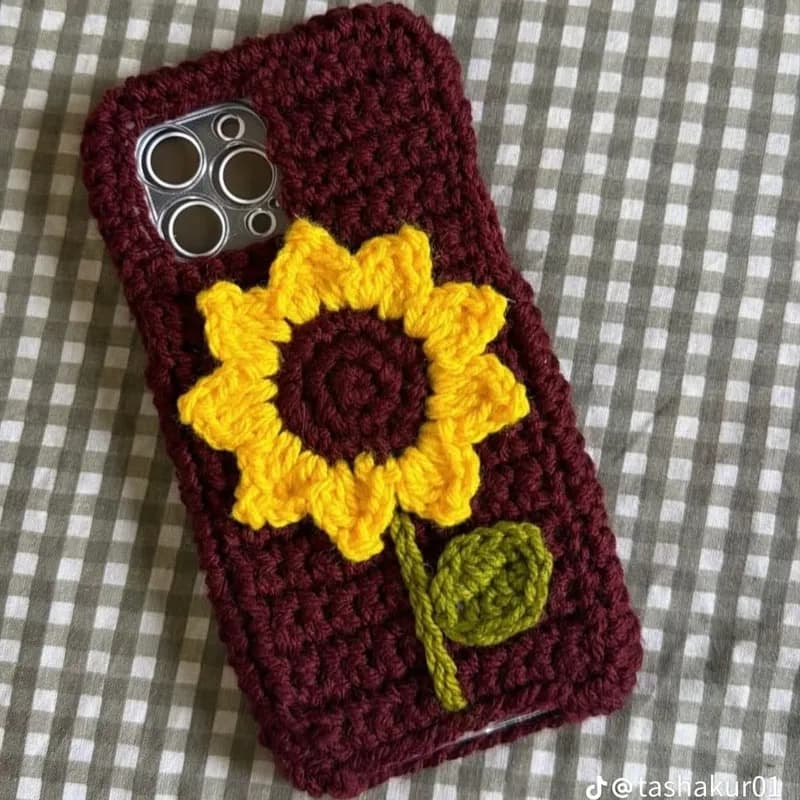 Handmade Crochet Mobile Cover – Custom Color & Phone Model